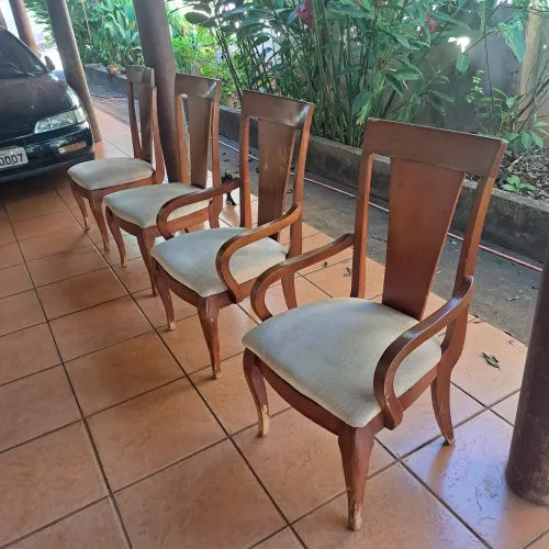 4 cadeiras de sala de jantar usadas em madeira mista estilo colonial. , estilo colonial 