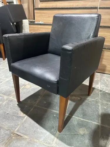 Poltronaa Rubi Corino Preto 