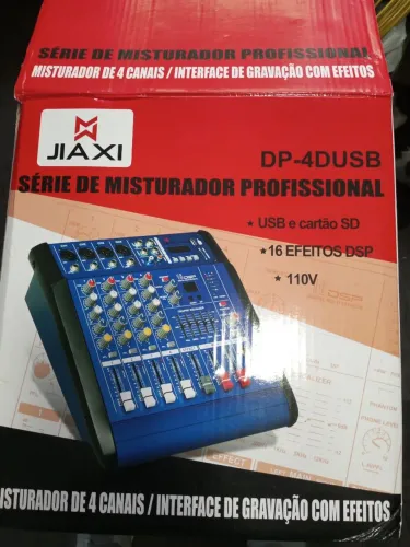 Mesa de Som Amplificada 500Wrms