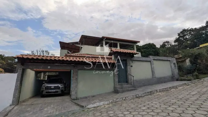 Casa à venda com 300 m² no Condomínio Vale do Ouro