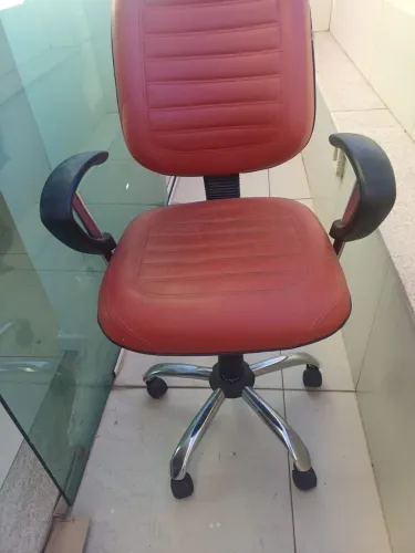 Cadeira Giratória de Escritório em perfeito estado