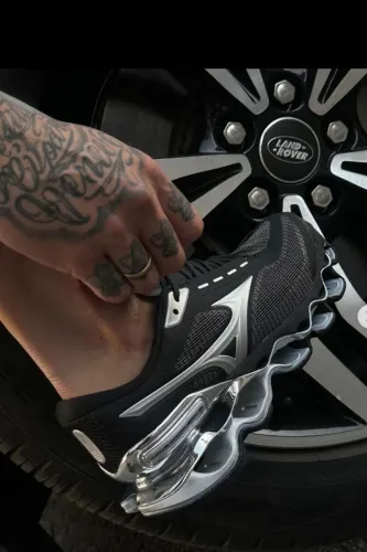 O queridinho do momento mizuno prophcy 15 (preto prata )