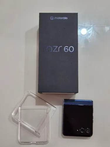 Motorola RAZR 60