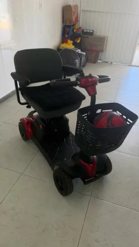 Cadeira de rodas elétrica