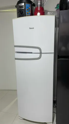 Vende se Geladeira ou troco frigobar 