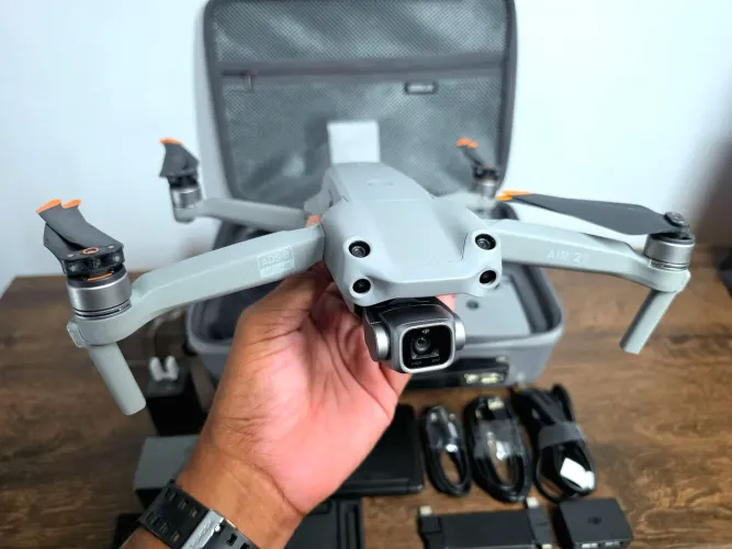 DRONE DJI AIR 2S FLY MORE COMBO - COMPLETO CAMERA 5.4K, 3 BATERIAS, SENSORES ANTI COLISÃO