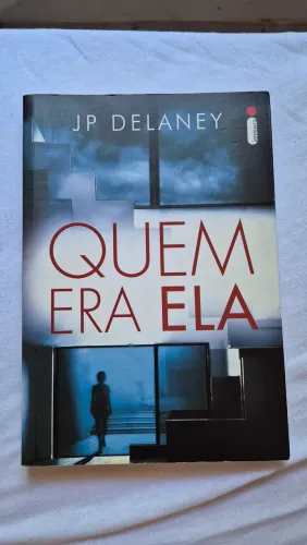 Quem Era Ela ? J. P. Delaney