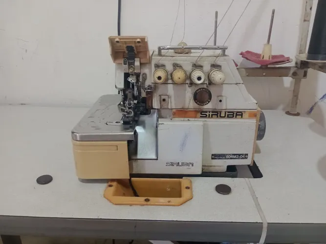 Vendo máquina de costura industrial overloque 4 fios siruba
