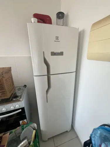 Geladeira eletrolux frostfree 371L