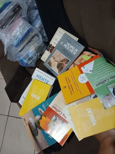Livros religiosos diversos