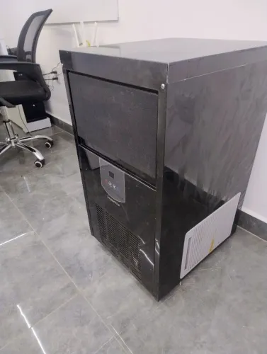 Máquina de gelo semi nova