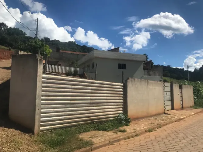 Casa para venda com 103m2 em Sapucaí-Mirim - MG