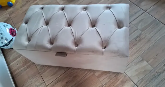 Baú pé de cama capitonê