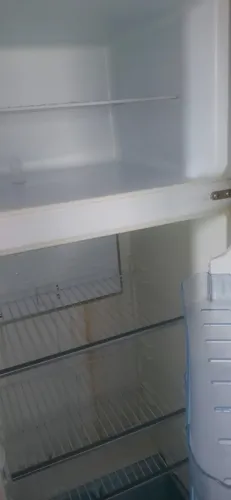 Geladeira esmaltec RCD37