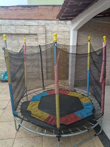 Vendo pula-pula medida 1.80 de largura por 1.70 de altura valor 300,00 reais!