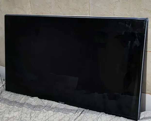 Tv Samsung 46 polegadas, FONTE QUEIMADA. Modelo na foto