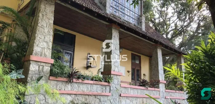 Cosme Velho | Casa 5 quartos, sendo 2 suites