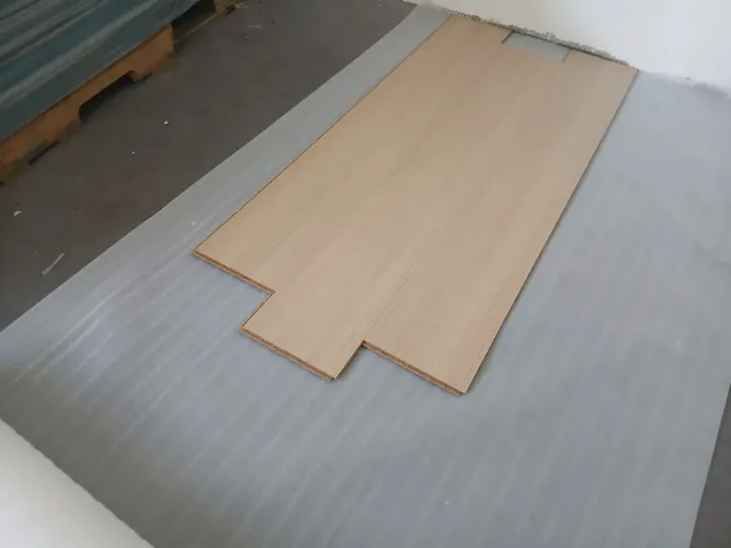 Piso laminado click