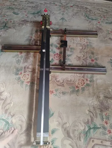 Máquina de cortar piso.