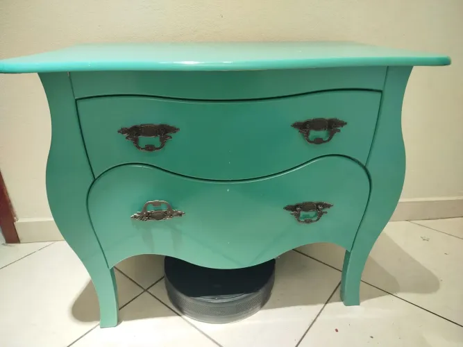 Cômoda Estilo Bombê Clássica