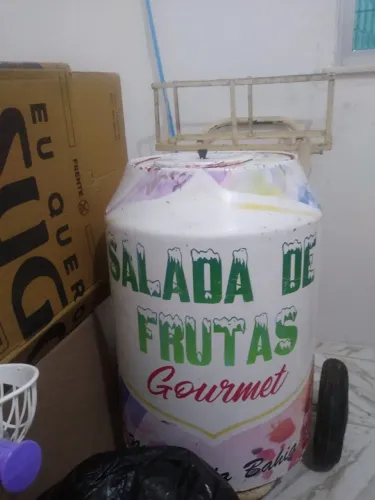 Carrinho com revestimento em isopor..