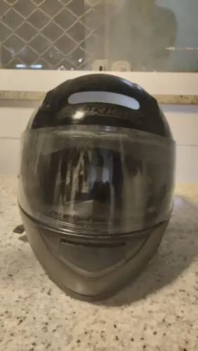 Capacete NORISK n.58 pouquíssimo usado