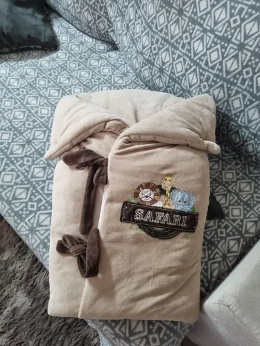 Desapego roupas de bebê menino vendo ou troco em tv funcionando sem defeitos ou hack sala