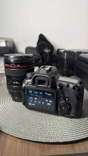 Canon 6d Mark ii com lente 24-105 F4 L