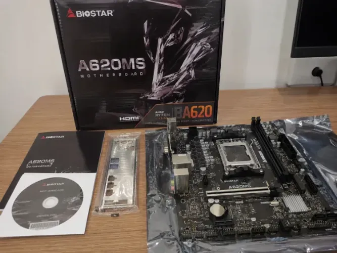 Placa-Mãe Biostar A620MS AM5 DDR5 - Ryzen - Excelente Estado