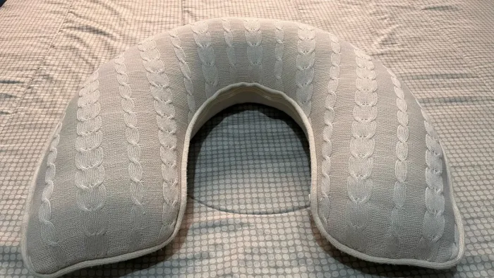 Almofada Para Amamentação De Tricot Trabalhada Luxo