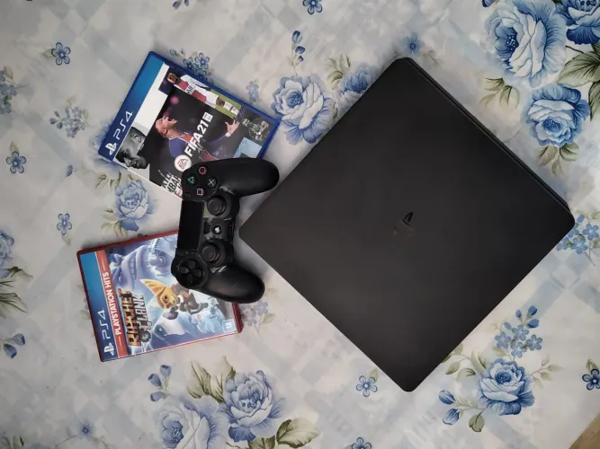 ? PS4 Slim 1TB à venda - R$ 1.000