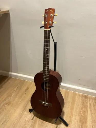 Ukulele Makala - Baritono + Capa de proteção