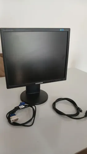 Vendo ou troco Monitor 17"