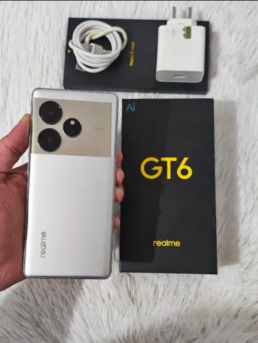 REALME GT6