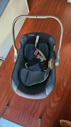 Bebe conforto que encaixa no carrinho COSCO 