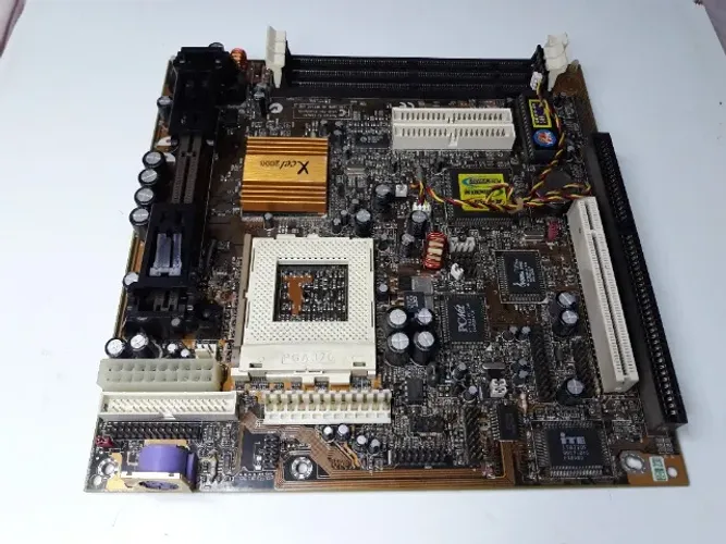 Placa-mãe Padrão At Xcell 2000 C Slot Isa Pc Antigo
