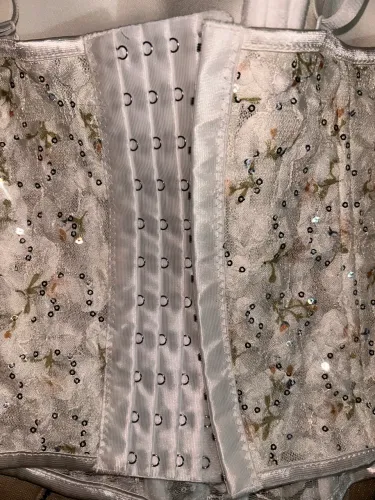 Vende-se corset branco