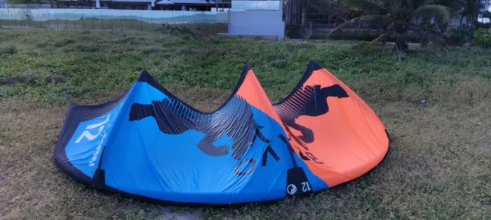 Kite seminovo 12m, barra e leash + trapézio M, completo seminovo! R$ 7.5000