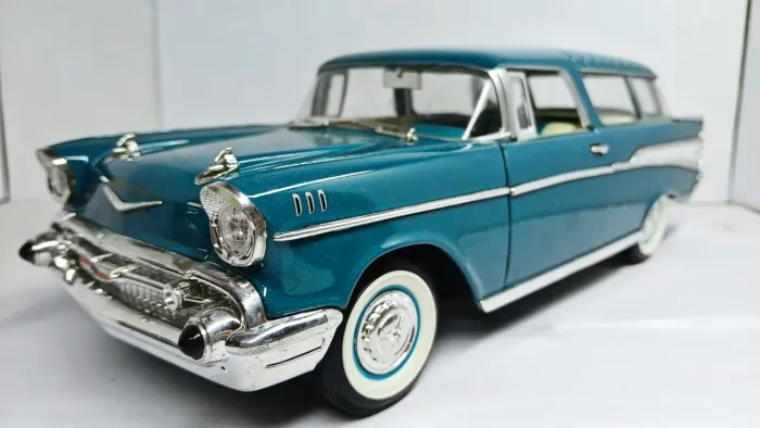 Miniatura Chevrolet Nomad 1957 1/18
