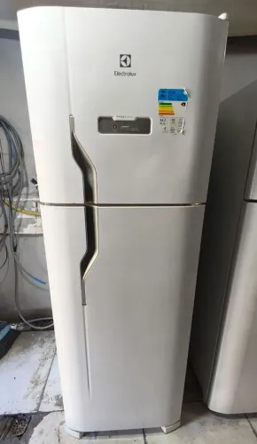 Geladeira electrolux 371L