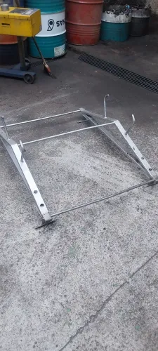 SUPORTE DE ESCADA PARA VEÍCULO