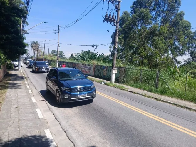 Terreno para alugar, 2589 m² por R$ 15.333,33/mês - Granja Viana - Cotia/SP