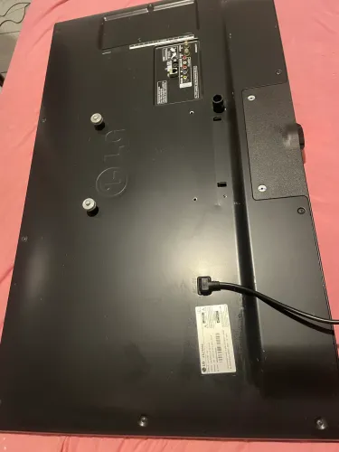 Tv smart e microondas para retirar peças