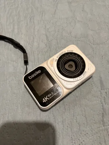 Vendo câmera fotográfica basike