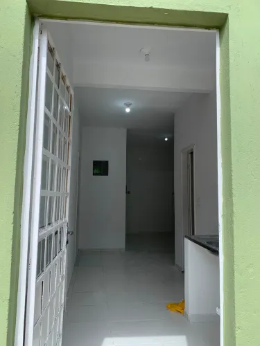 Aluguel de casa, com 02 dois quartos sala e banheiro
