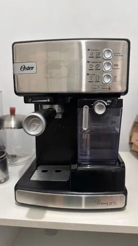 Cafeteira Espresso Oster Nova PrimaLatte Inox: pouco uso, com nota e garantia