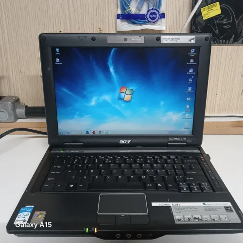 Vendo esse notebook acer DDR2 antigo mais ta em estado de novo só ta arranhado a tampa