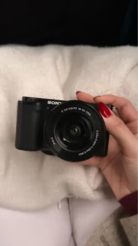 CÂMERA SONY ZVE-10 pouco usada