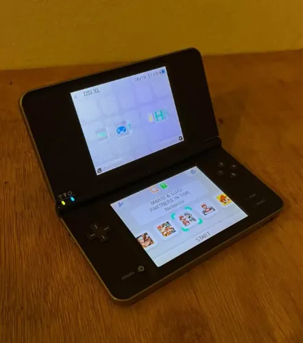 Nintendo DSi XL 128GB