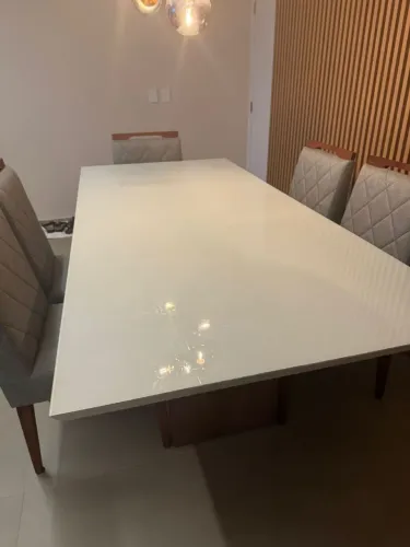 Vendo Elegante mesa de jantar com tampo em laca branca 2 X 0,9 m